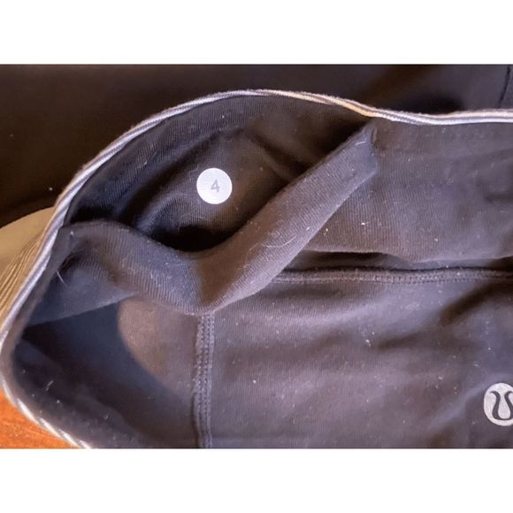 Lululemon Groove Crop Black  / Wee Are From Space Coal Fossil / Fossil Size 4 - Picture 10 of 10